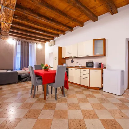 Palace Mazzini Center 1 *