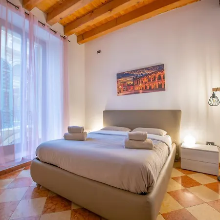 Palace Mazzini Center 1 Apartment Verona